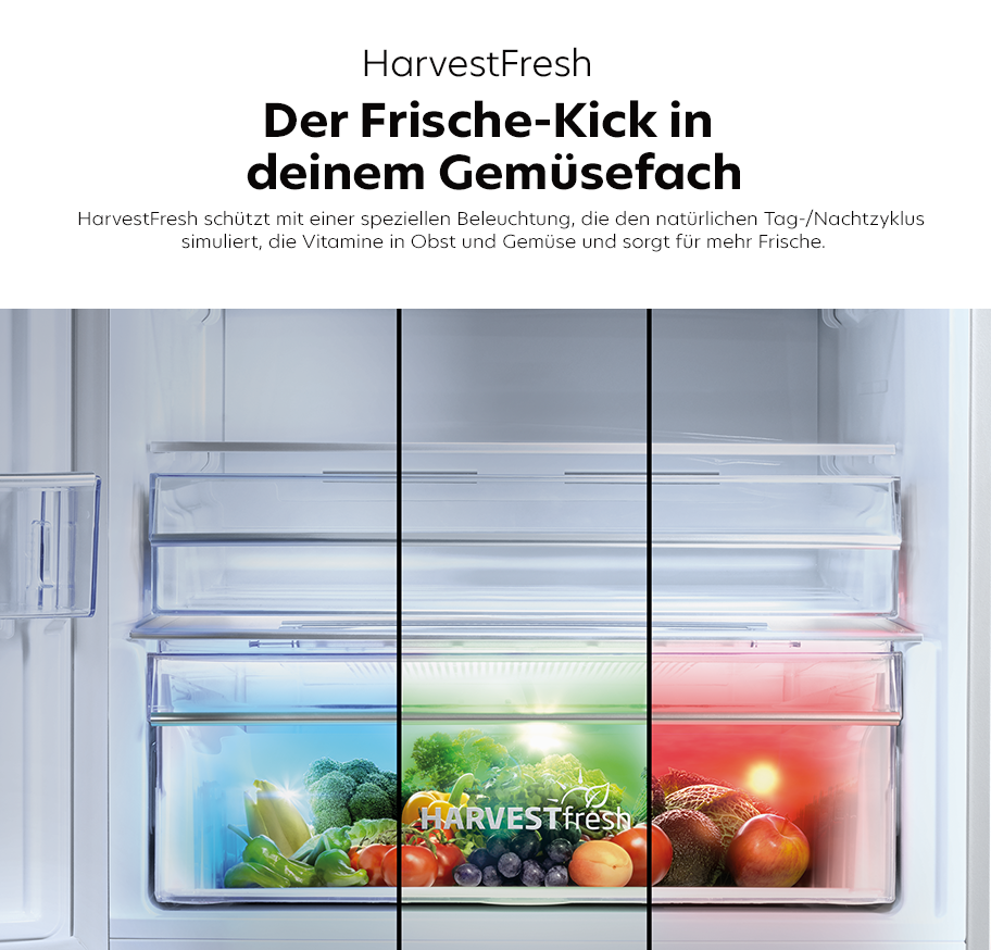 Feature-Banner, Ein Kühlschrank mit dem HarvestFresh-System, das Obst und Gemüse in einem speziellen Fach aufbewahrt. Sichtbar sind bunte Früchte und Gemüse. Text: 'Der Frische-Kick in deinem Gemüsefach' und 'HarvestFresh schützt mit einer speziellen Beleuchtung.'