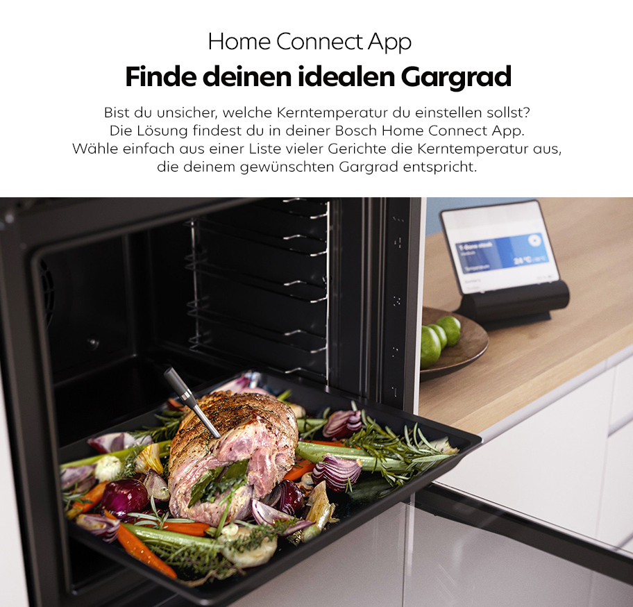 Feature-Banner,Ofen mit offenem Tür, Backblech mit Braten und Gemüse, Bratenthermometer im Braten, im Hintergrund Tablet auf Küchenarbeitsplatte mit Anzeige der Bosch Home Connect App.'