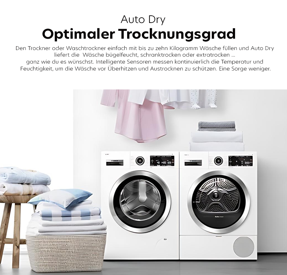 Feature-Banner, Zwei weiße Haushaltsgeräte, links Waschmaschine mit offenem Bullauge, rechts Auto Dry Trockner mit geschlossenem Bullauge, darüber aufgehängte Kleidung und gefaltete Wäsche auf Regalen und Korb.'