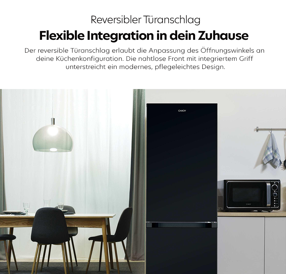 Feature-Banner, Moderner schwarzer Kühlschrank mit nahtloser Front und integriertem Griff steht in einer hellen Küche neben einem Esstisch mit schwarzen Stühlen und einer Hängeleuchte.'