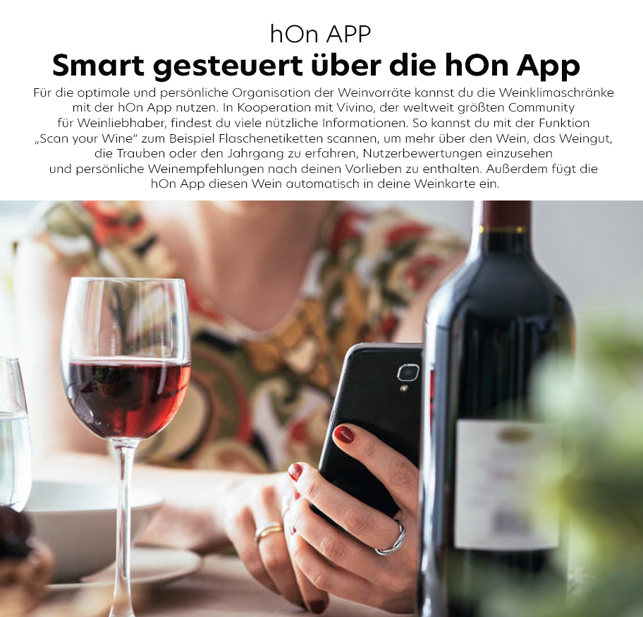 Feature-Banner Frau nutzt die hOn App auf Smartphone neben einem Glas Rotwein und einer Weinflasche, Text erklärt Funktionen der App zur Organisation von Weinvorräten
