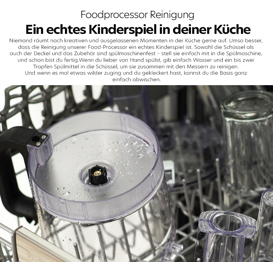 Feature-Banner, Nahaufnahme eines geöffneten Geschirrspülers mit einem durchsichtigen Deckel und Zubehörteilen eines Foodprocessors zum Reinigen.'