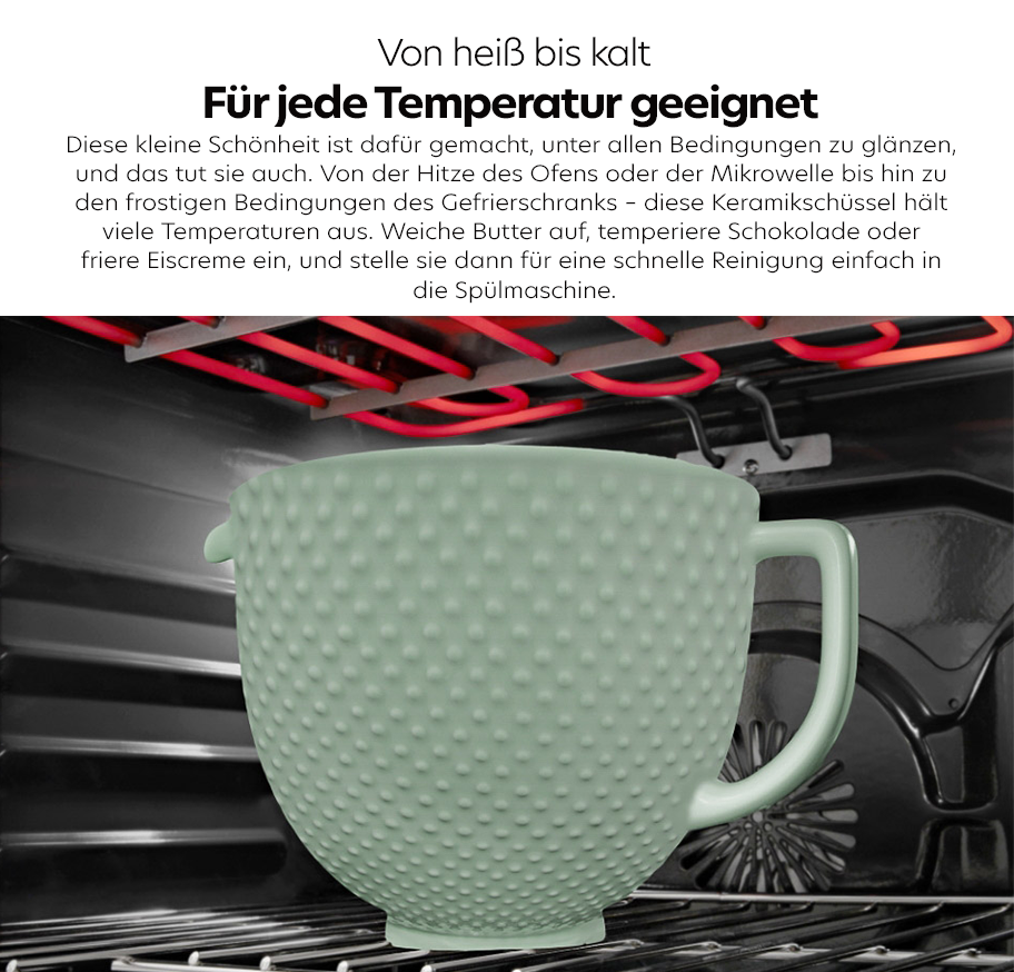 Feature-Banner,Keramikschüssel von Kitchenaid mit strukturiertem Muster und Henkel steht im Ofen auf einem Rost.'