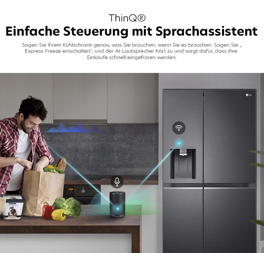 Feature-Banner für LG ThinQ - Sprachassistent steuert Kühl-Gefrierkombination mit Wasserspender in moderner Küche, Person packt Gemüse aus Papiertüte